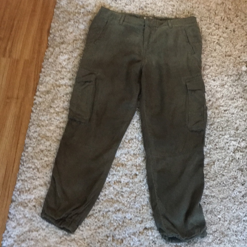 Lucky Brand OD green cropped cargo joggers. Sz 29.